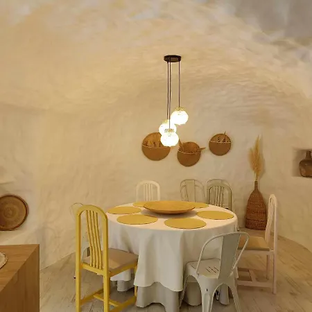Cueva Otto Familiar Privada Villa